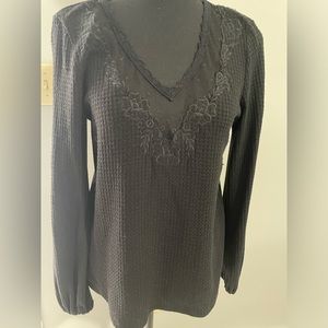 Daytrip black thermal embroidered embroidered mesh top